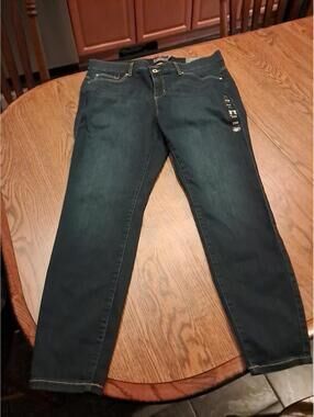 Torrid NwT Womens Dark Wadh Denim Size 20R bombshell Skinny Jeans